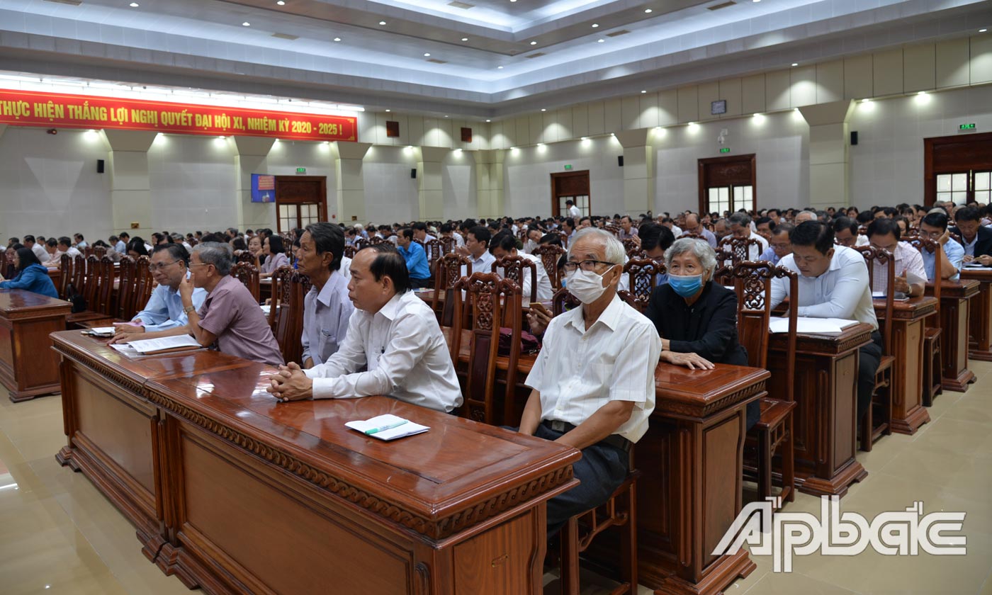 Đại biểu dự hội nghị.