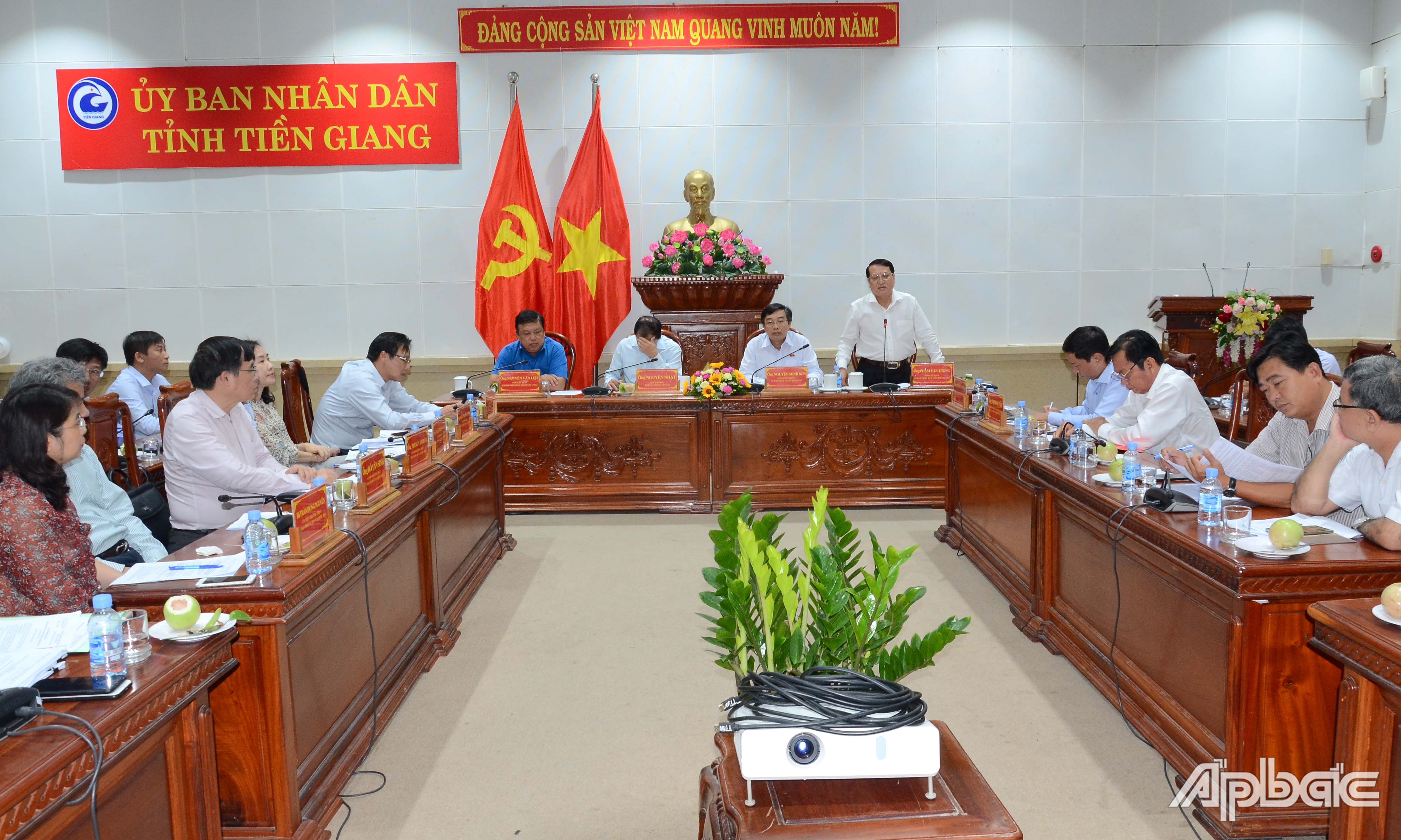 Phó Chủ tịch UBND tỉnh Tiền Giang Phạm Văn Trọng phát biểu tại buổi làm việc.