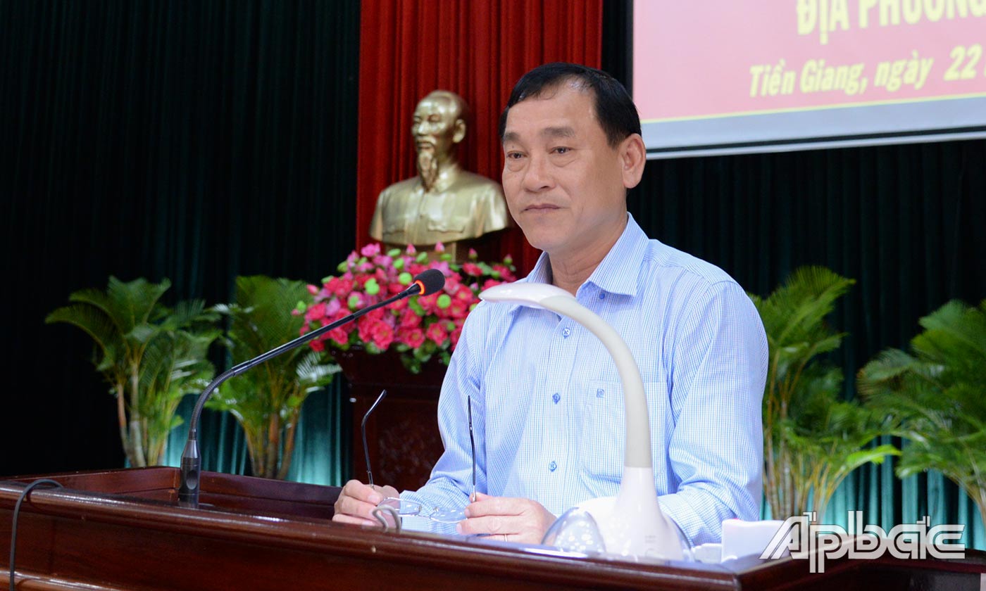 Đồng chí Nguyễn Văn Vĩnh phát biểu tại hội nghị.
