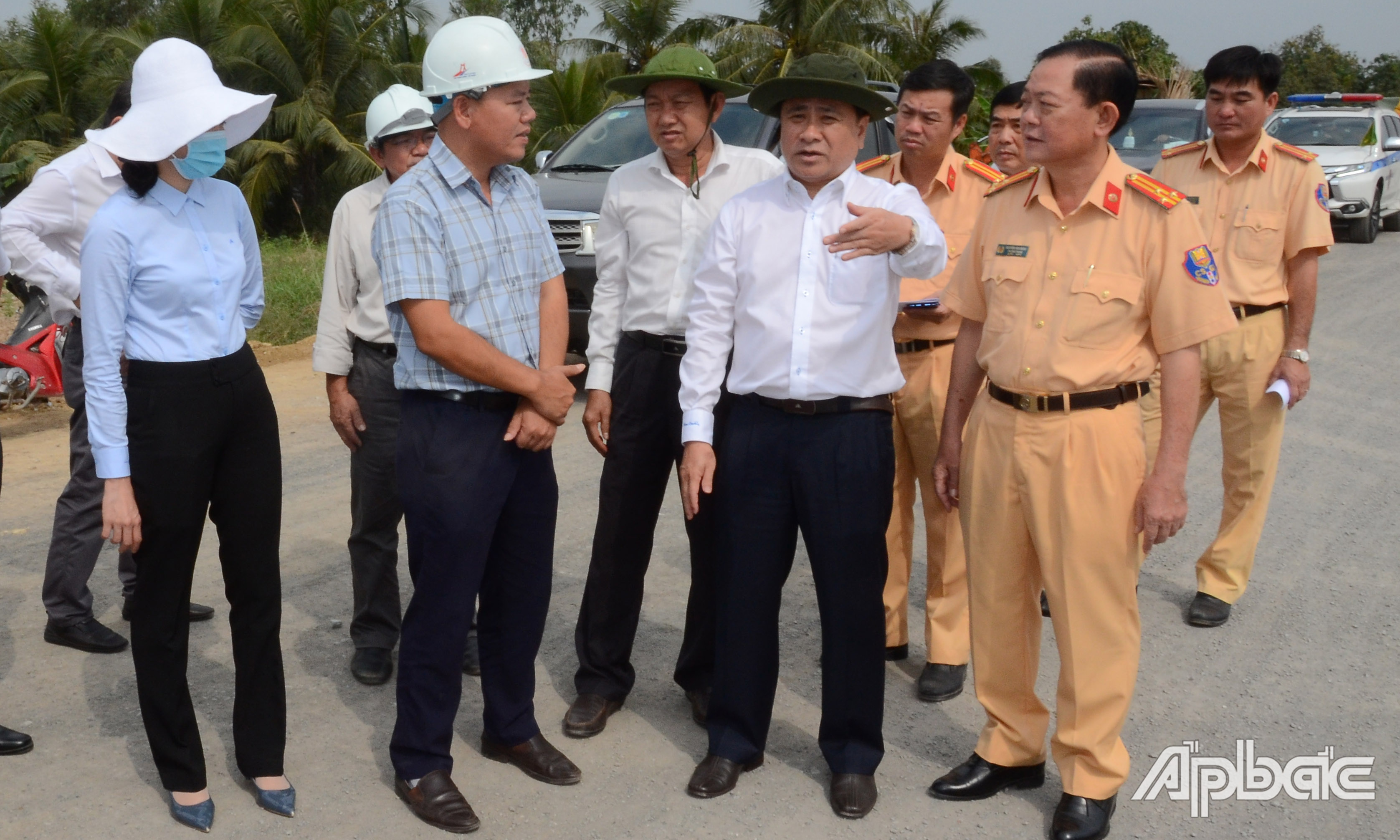 Đồng chí Trần Văn Dũng kiểm tra Dự án tại nút giao An Thái Trung.
