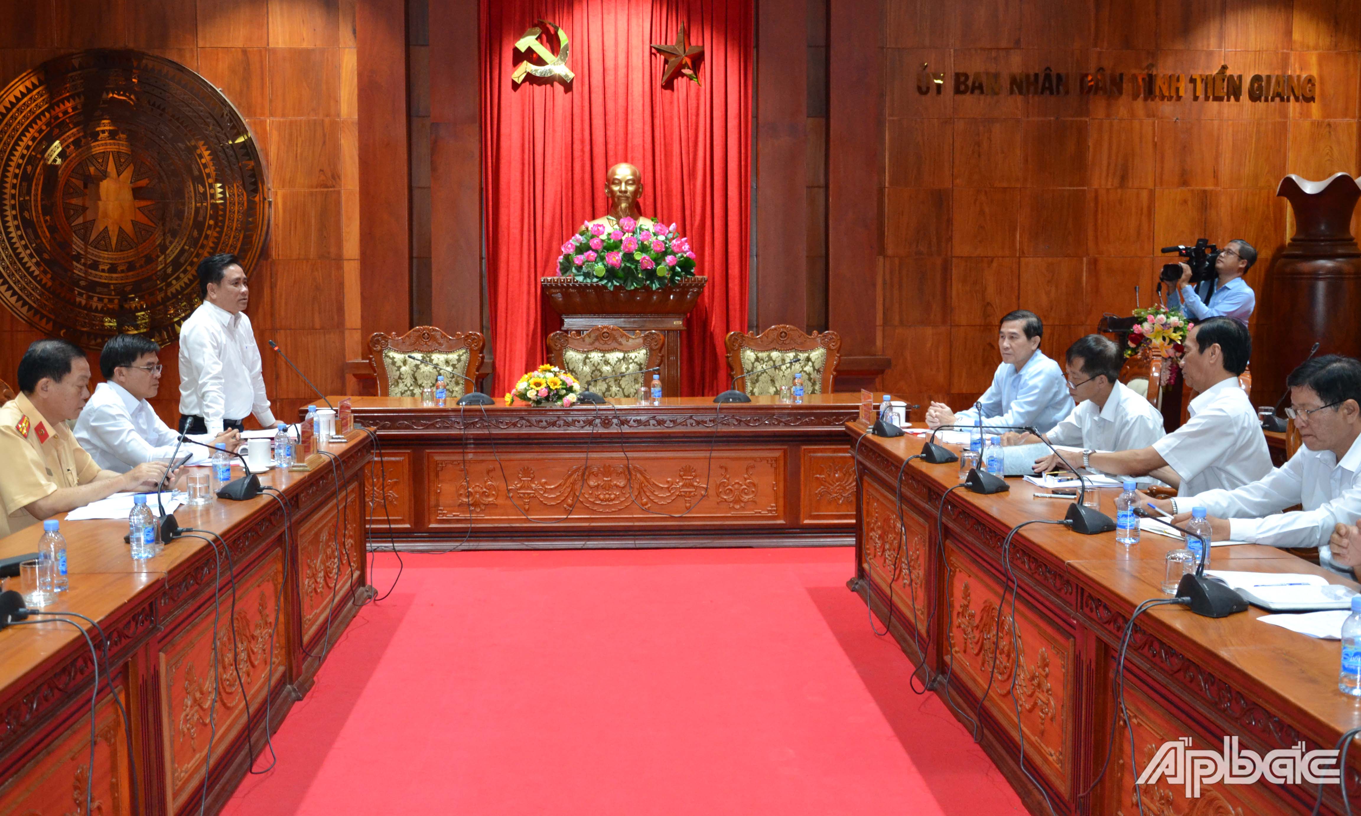 Quang cảnh buổi làm việc.