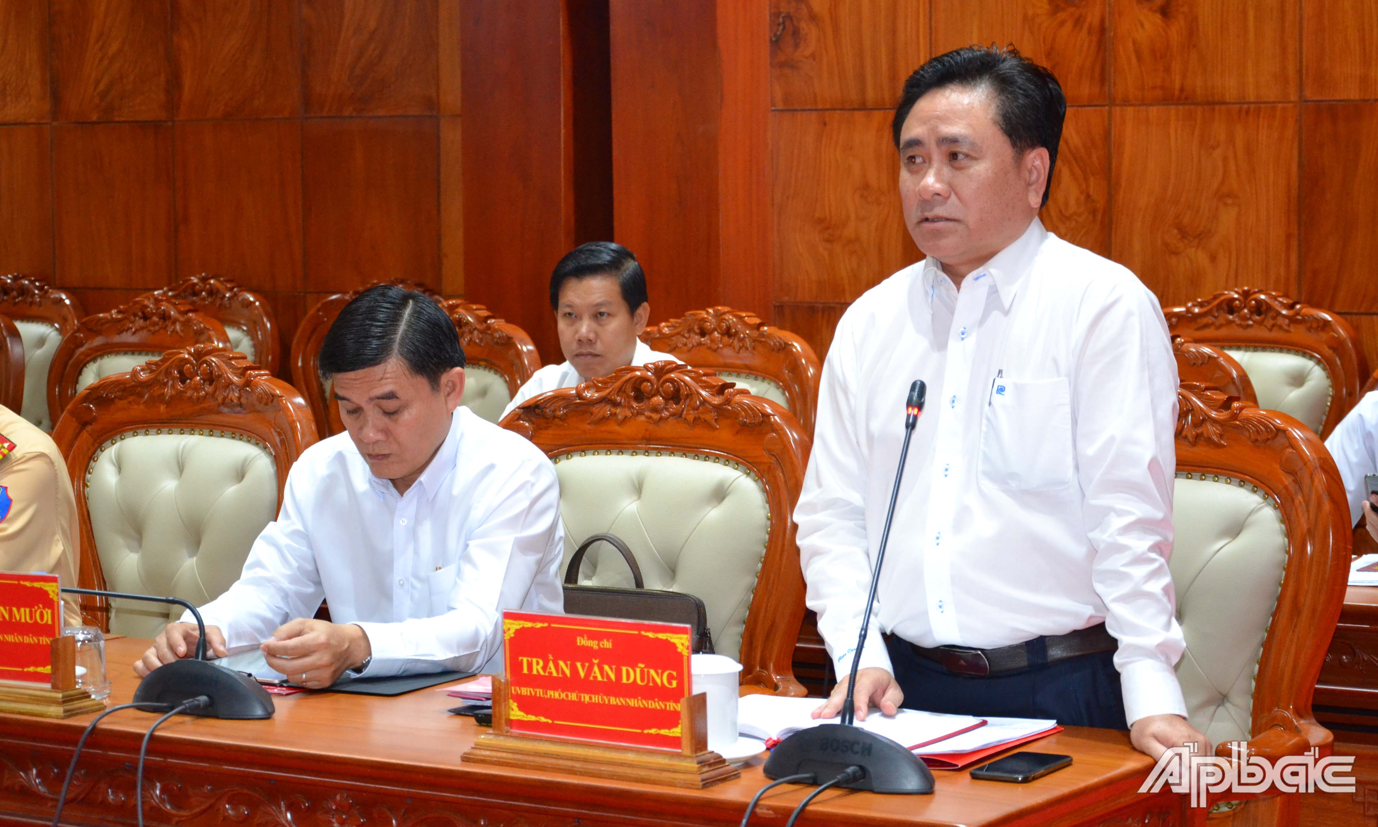 Đồng chí Trần Văn Dũng phát biểu tại buổi làm việc.