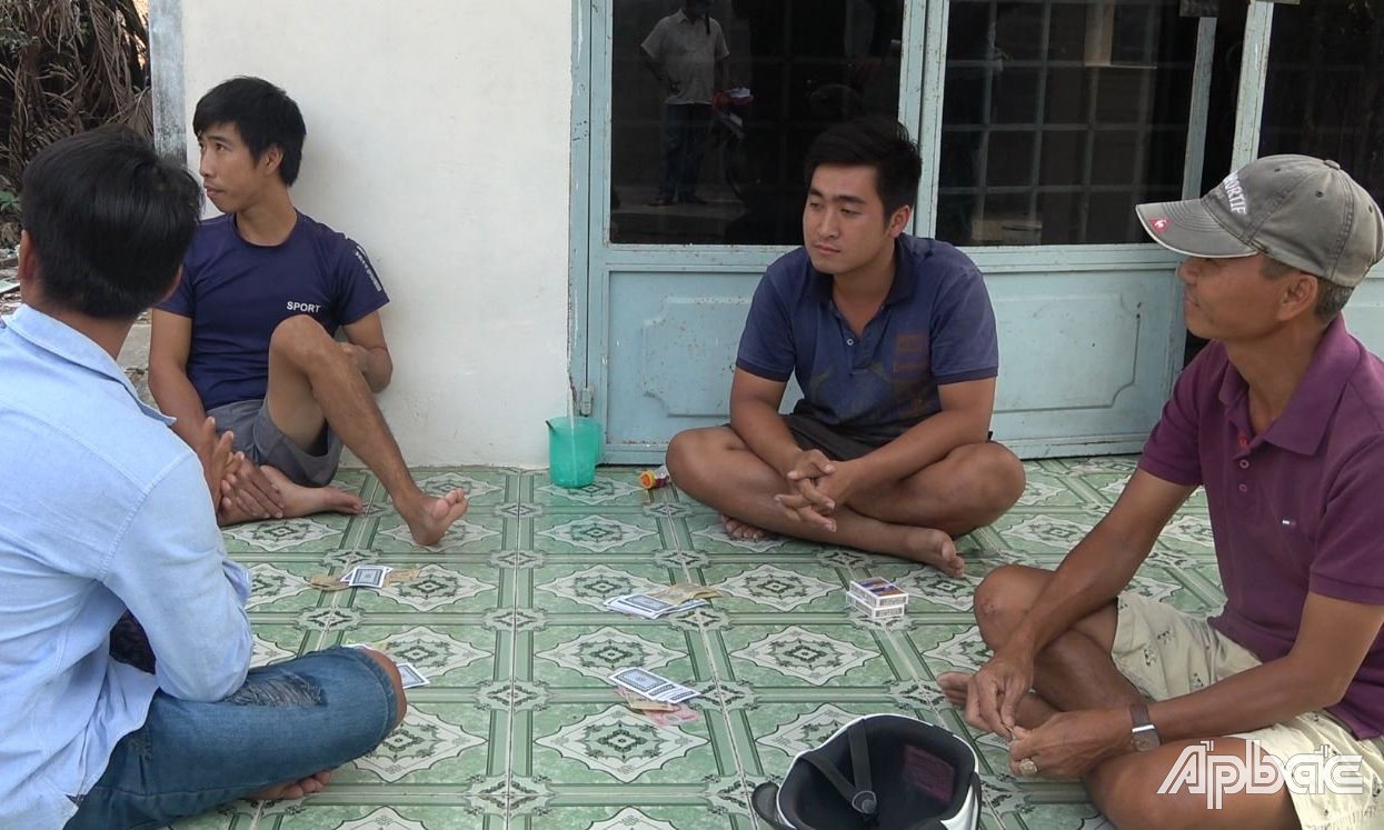 4 đối tượng bị bắt.