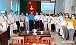 Công đoàn ngành Y tế tặng quà tết cho đoàn viên khó khăn