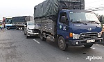 Ô tô va chạm liên hoàn, Quốc lộ 1 ùn ứ kéo dài