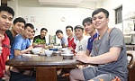 ... Nhớ quê nhà bếp lửa chiều xuân...