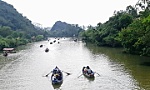 Mùa lễ hội phấp phỏng lo âu