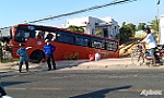 Xe đưa, rước công nhân tông trụ điện, 1 người chết, 1 người bị thương