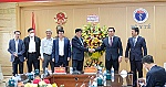 Trưởng Ban Tuyên giáo Trung ương thăm và chúc mừng cán bộ ngành y tế nhân ngày 27/2