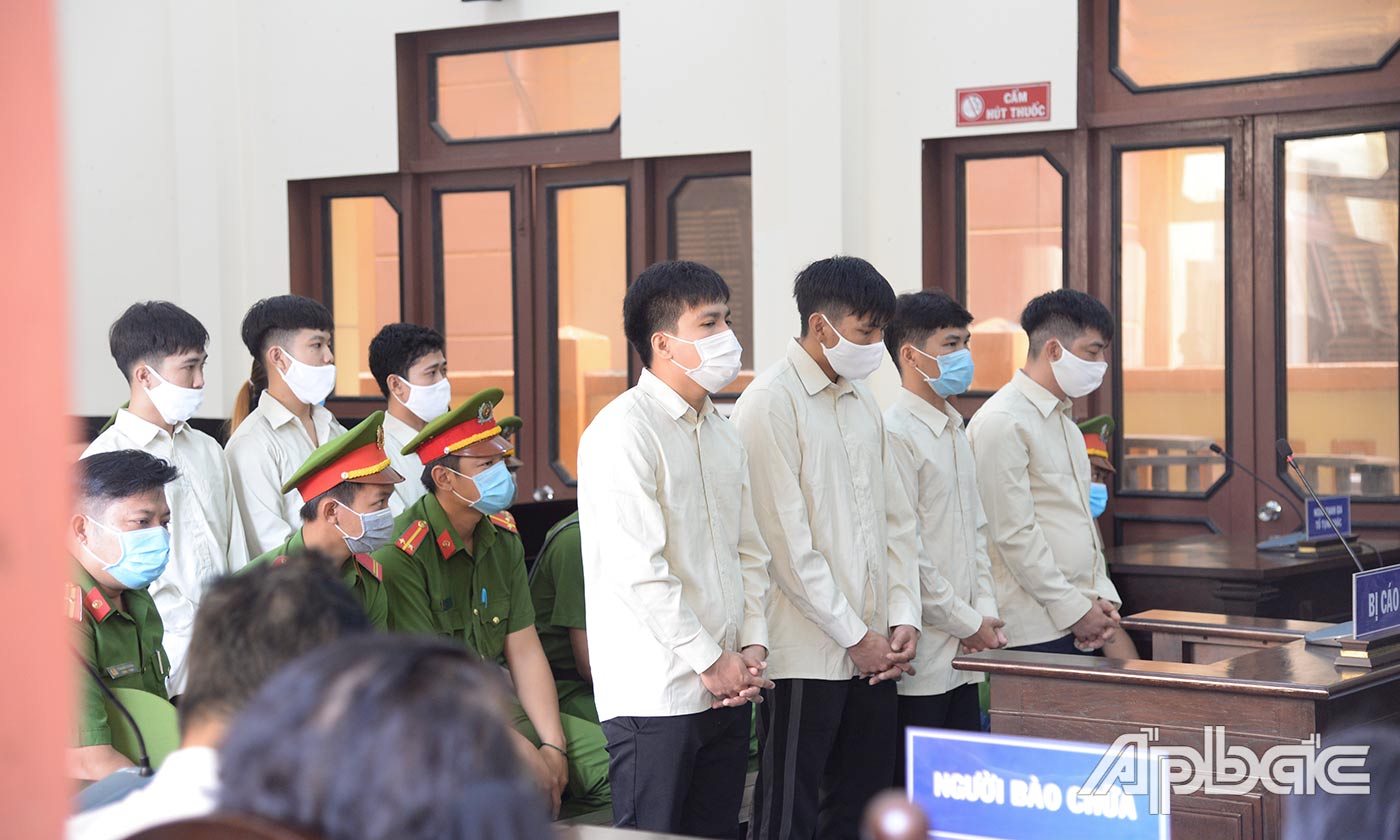 Các bị cáo tại phiên tòa.