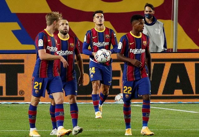 Barca mùa này thi đấu khá phập phù. Ảnh: Reuters