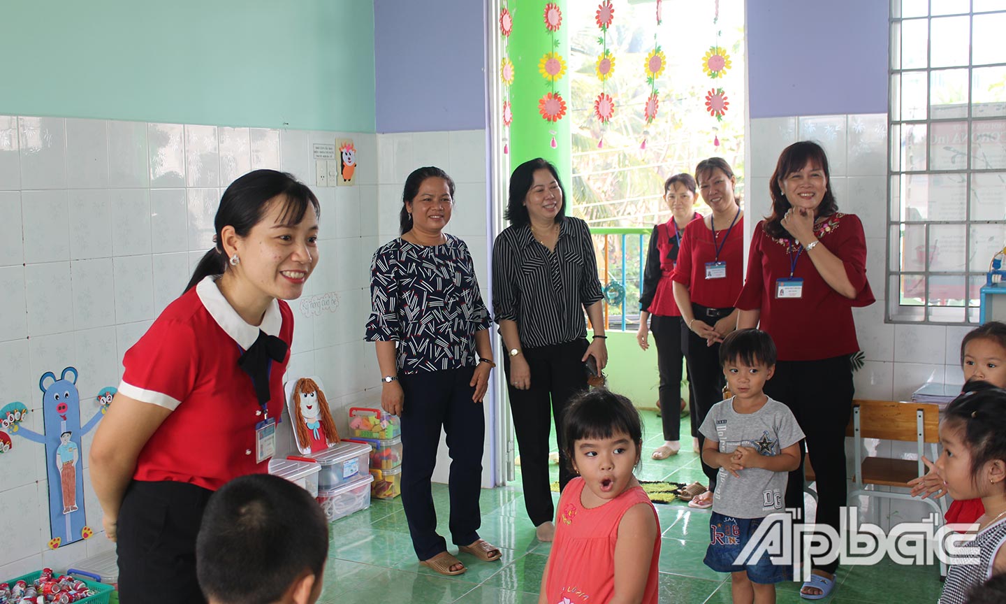 Tập trung vệ sinh trường lớp, theo dõi sức khỏe học sinh trước, trong và sau tết nguyên đán năm 2021. 
