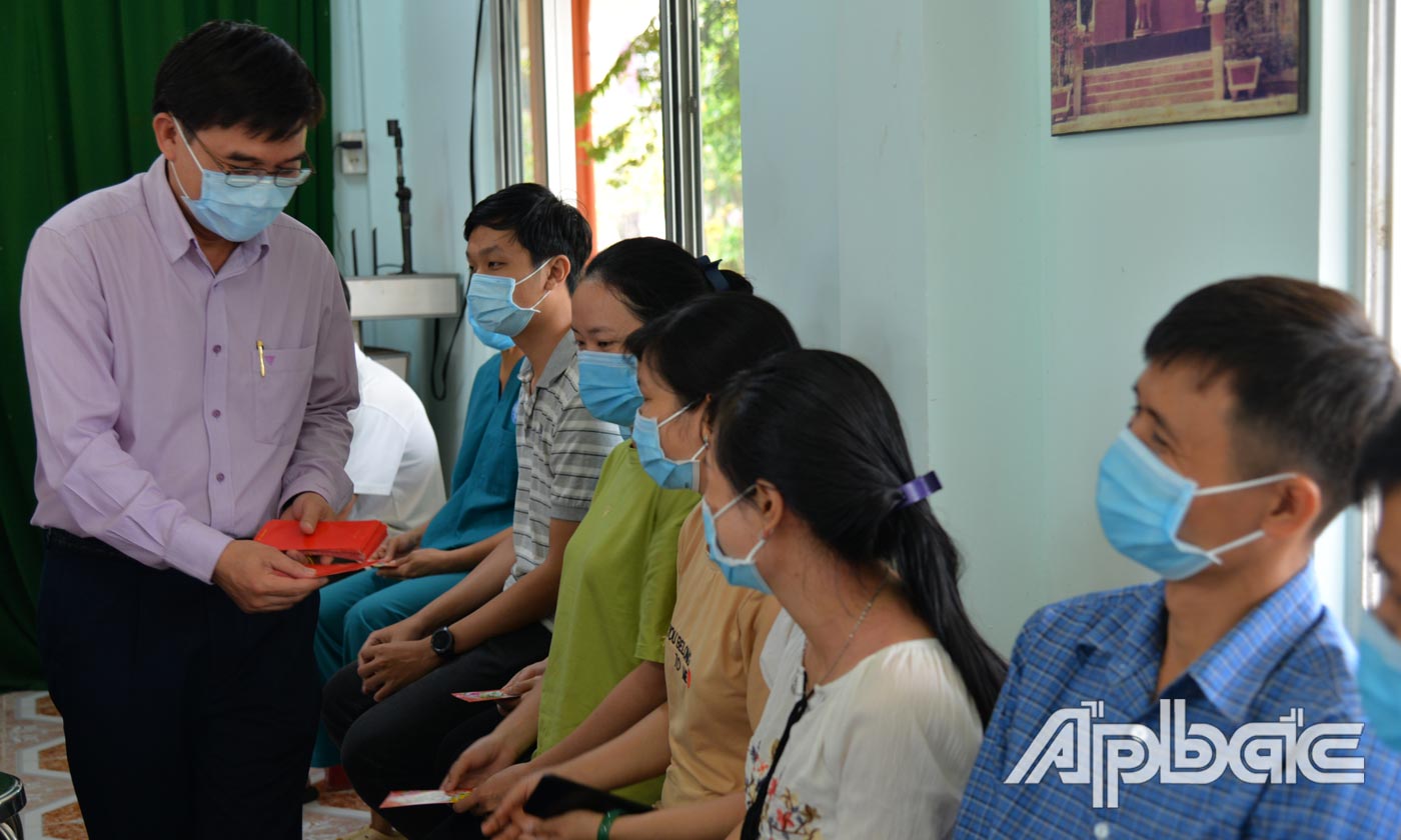 Đồng chí Nguyễn Văn Mười thăm, chúc tết cán bộ, chiến sĩ, nhân viên tại các đơn vị,
