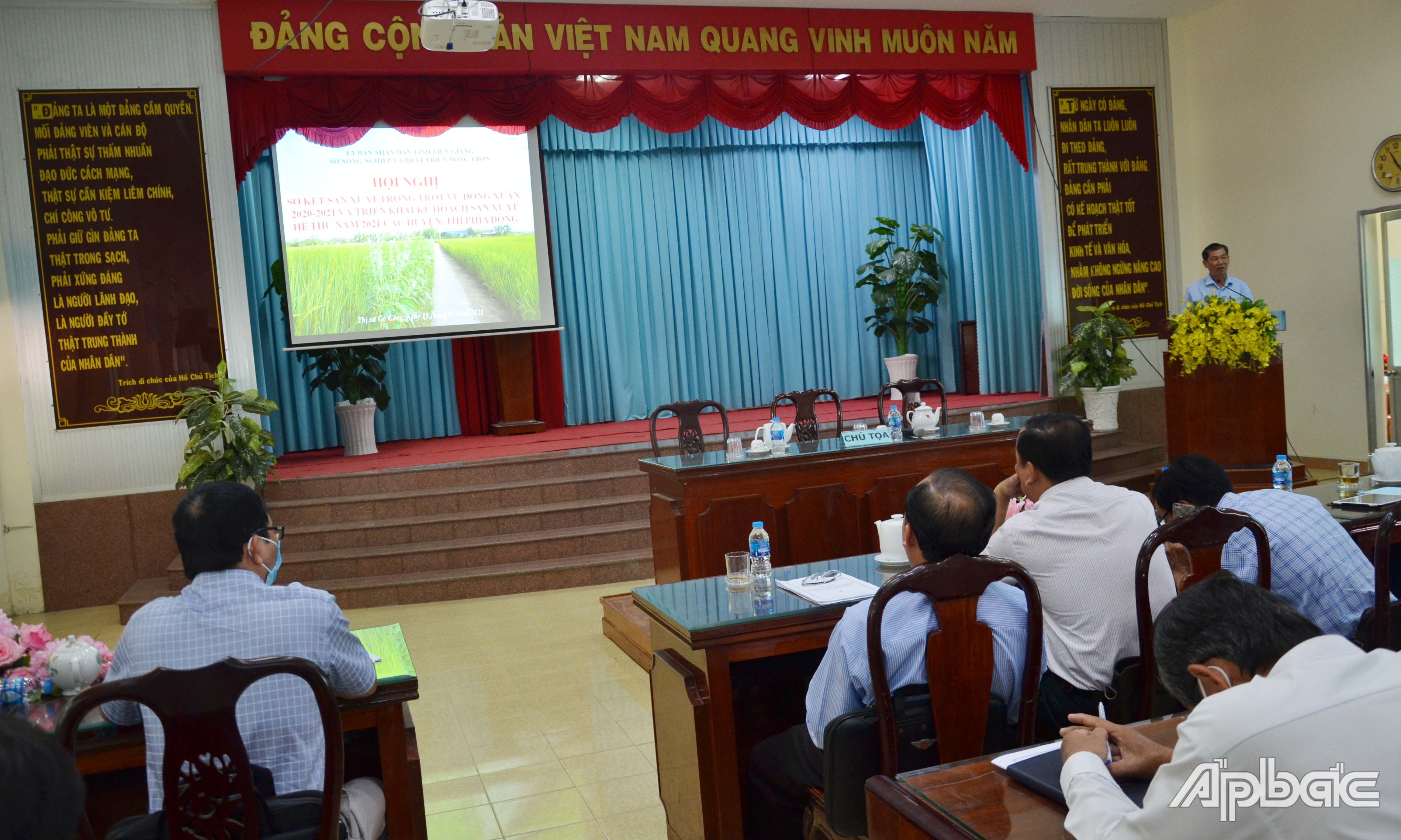 Quang cảnh hội nghị