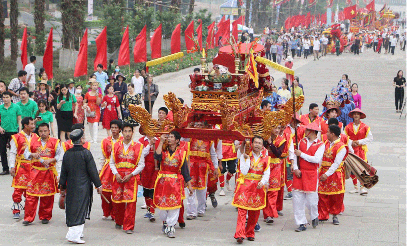Rước kiệu của các xã vùng ven về Đền Hùng. (Ảnh minh họa)