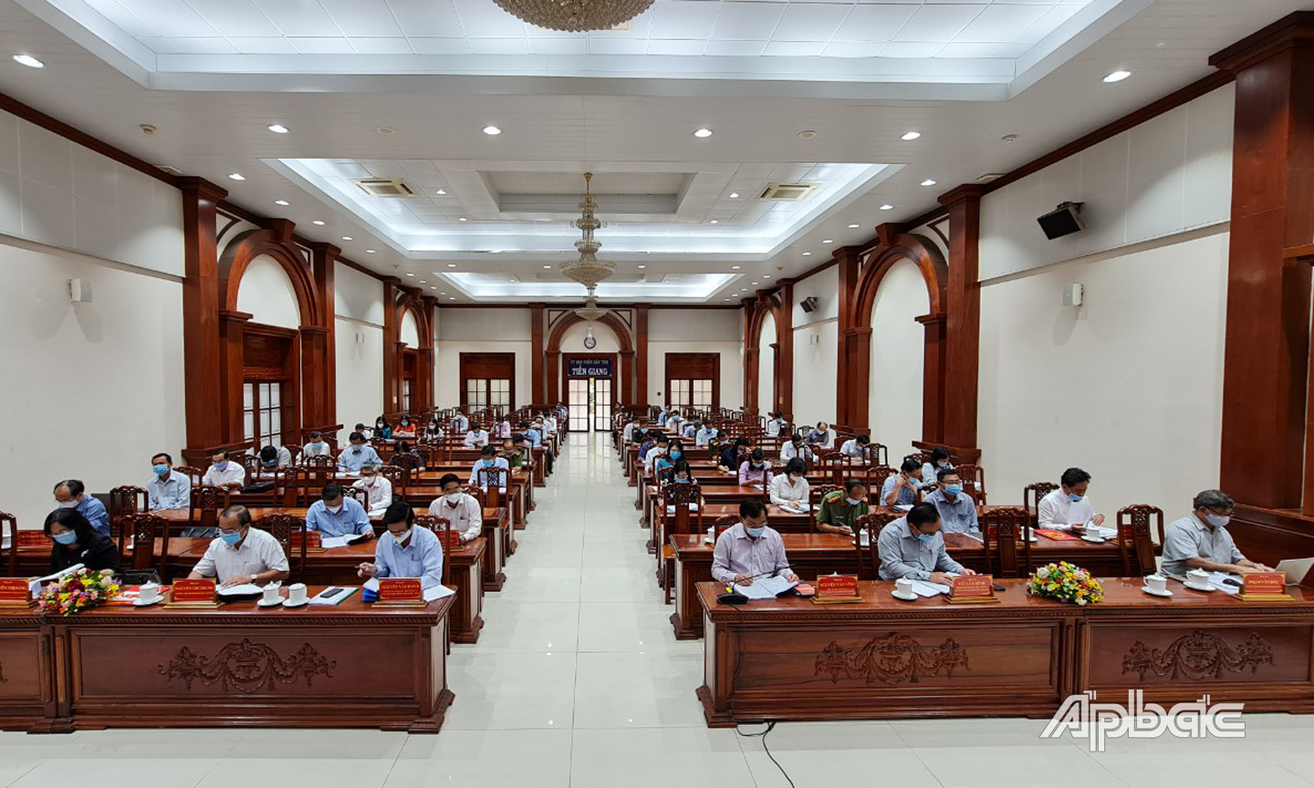 Quang cảnh cuộc họp tại điểm cầu Tiền Giang
