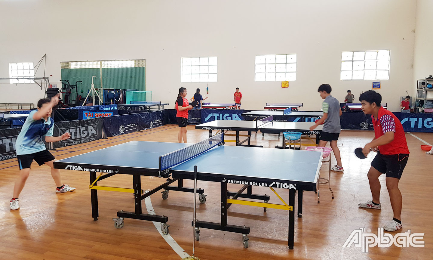 Các VĐV Đội Bóng bàn Tiền Giang tập luyện trở lại sau kỳ nghỉ tết.