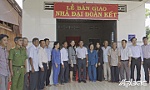 Huyện Cai Lậy: Bàn giao nhà đại đoàn kết