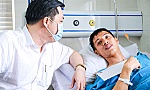 Lãnh đạo VFF và HLV trưởng Park Hang-seo thăm cầu thủ Đỗ Hùng Dũng
