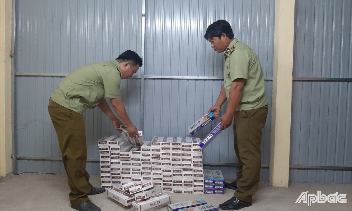 Số thuốc lá điếu nhập lậu bị tạm giữ.