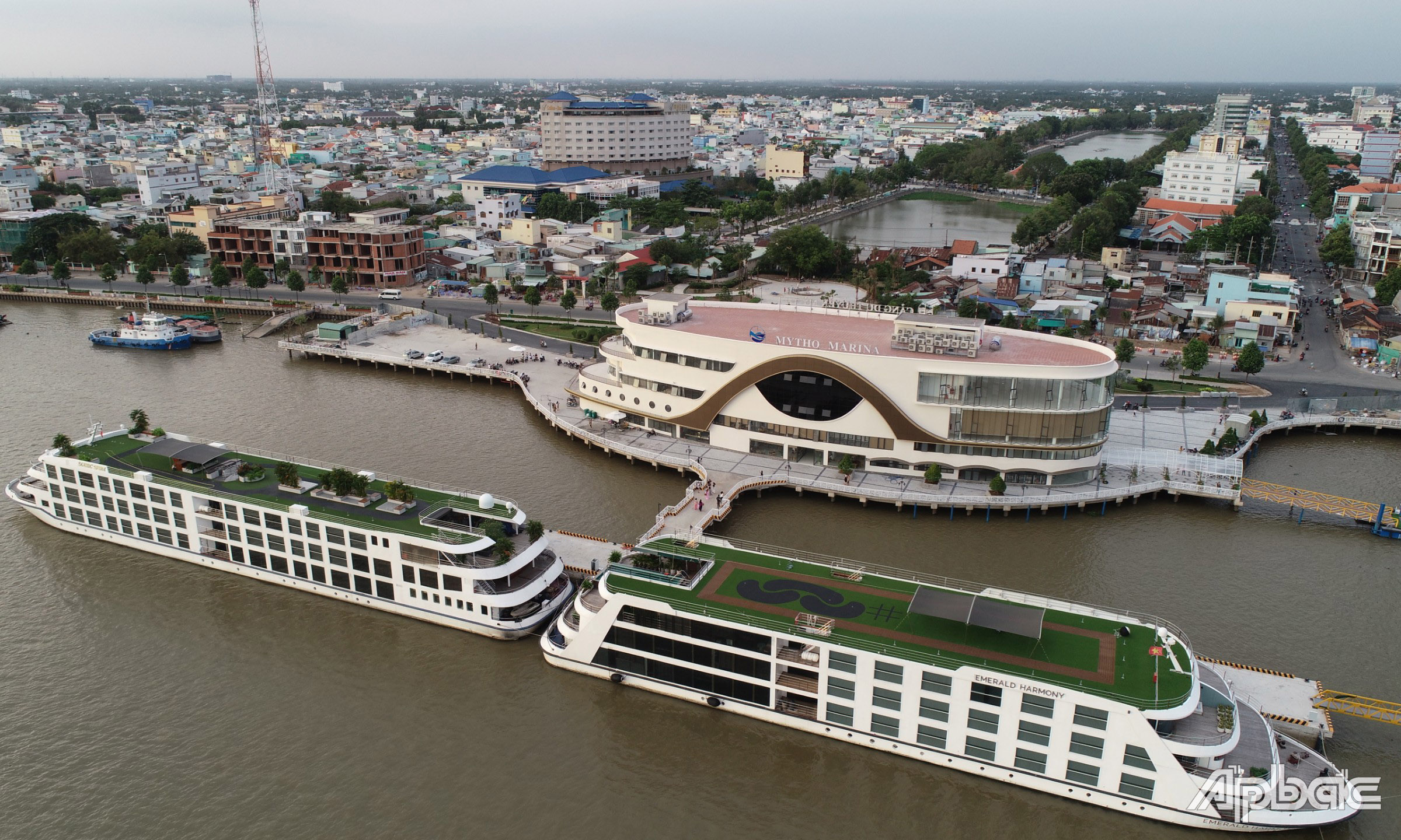 Cảng du thuyền Mỹ Tho.