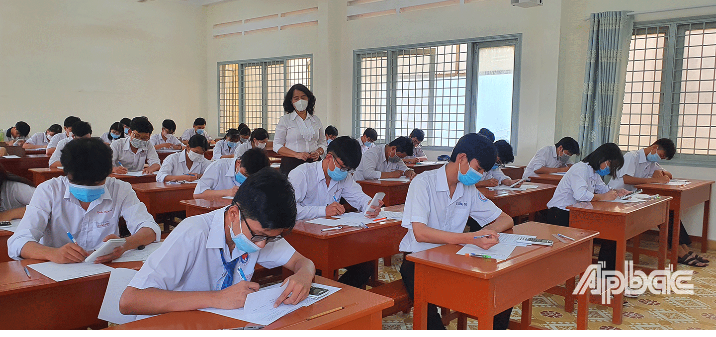 Các thí sinh tham gia kỳ thi. 