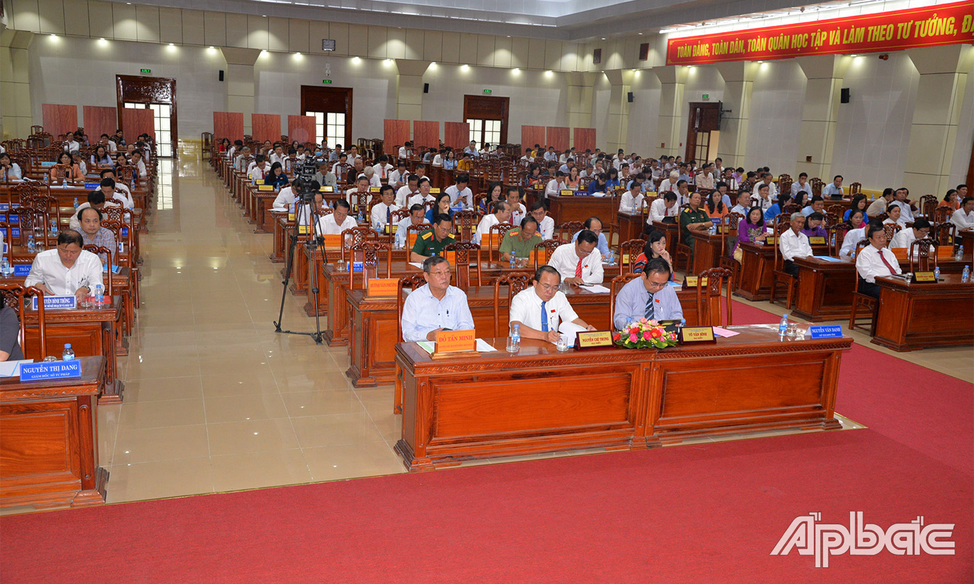 Quang cảnh kỳ họp tổng kết nhiệm kỳ