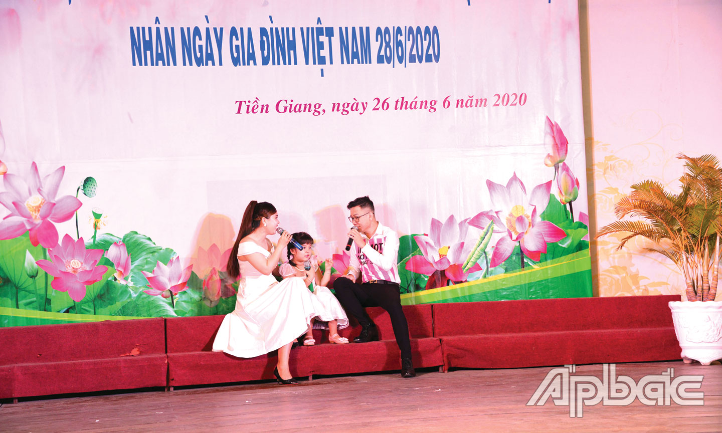 Ngành VH-TT&DL tổ chức các hoạt động văn hóa - văn nghệ, góp phần nâng cao đời sống tinh thần cho nhân dân.                                          Ảnh: THU HOÀI