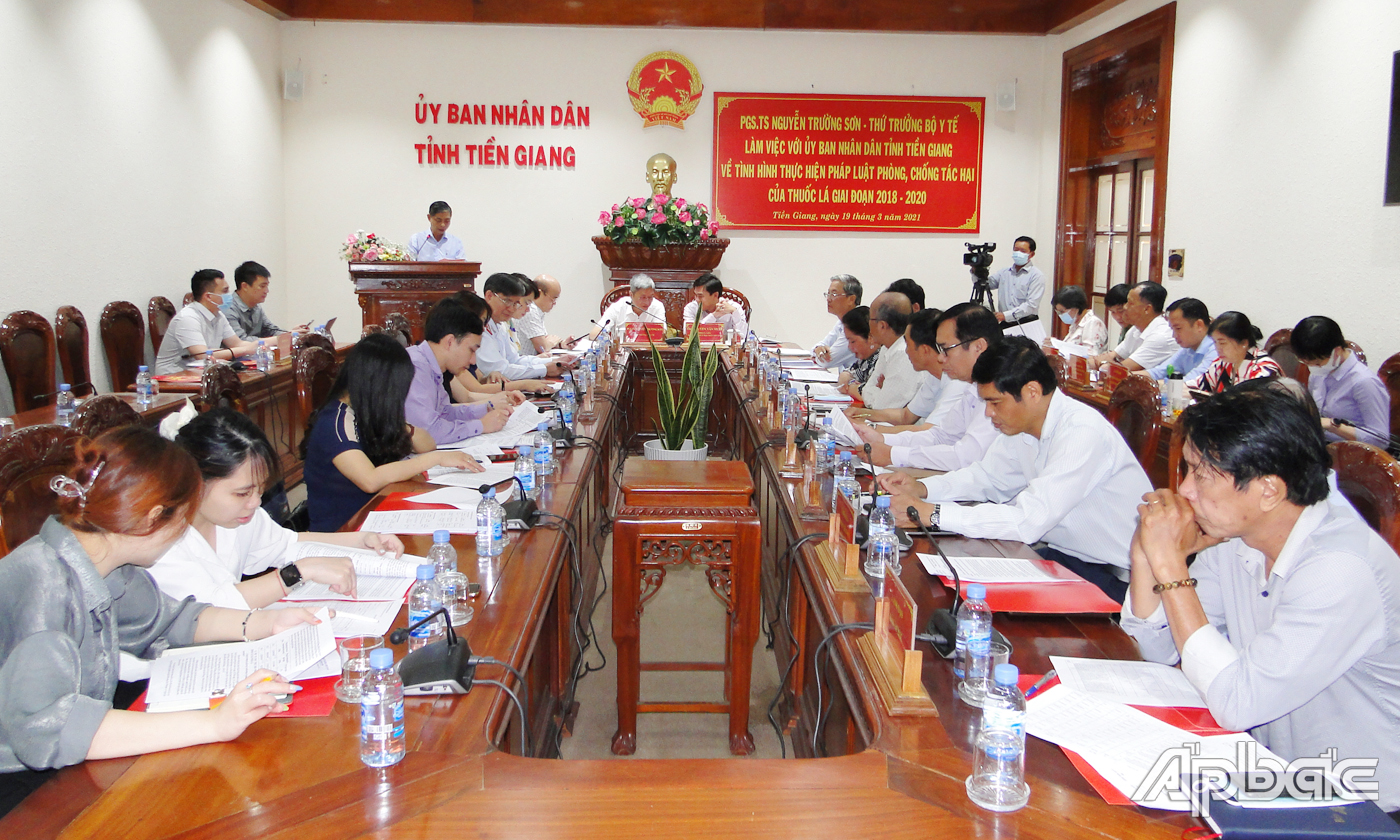 Quang cảnh buổi làm việc