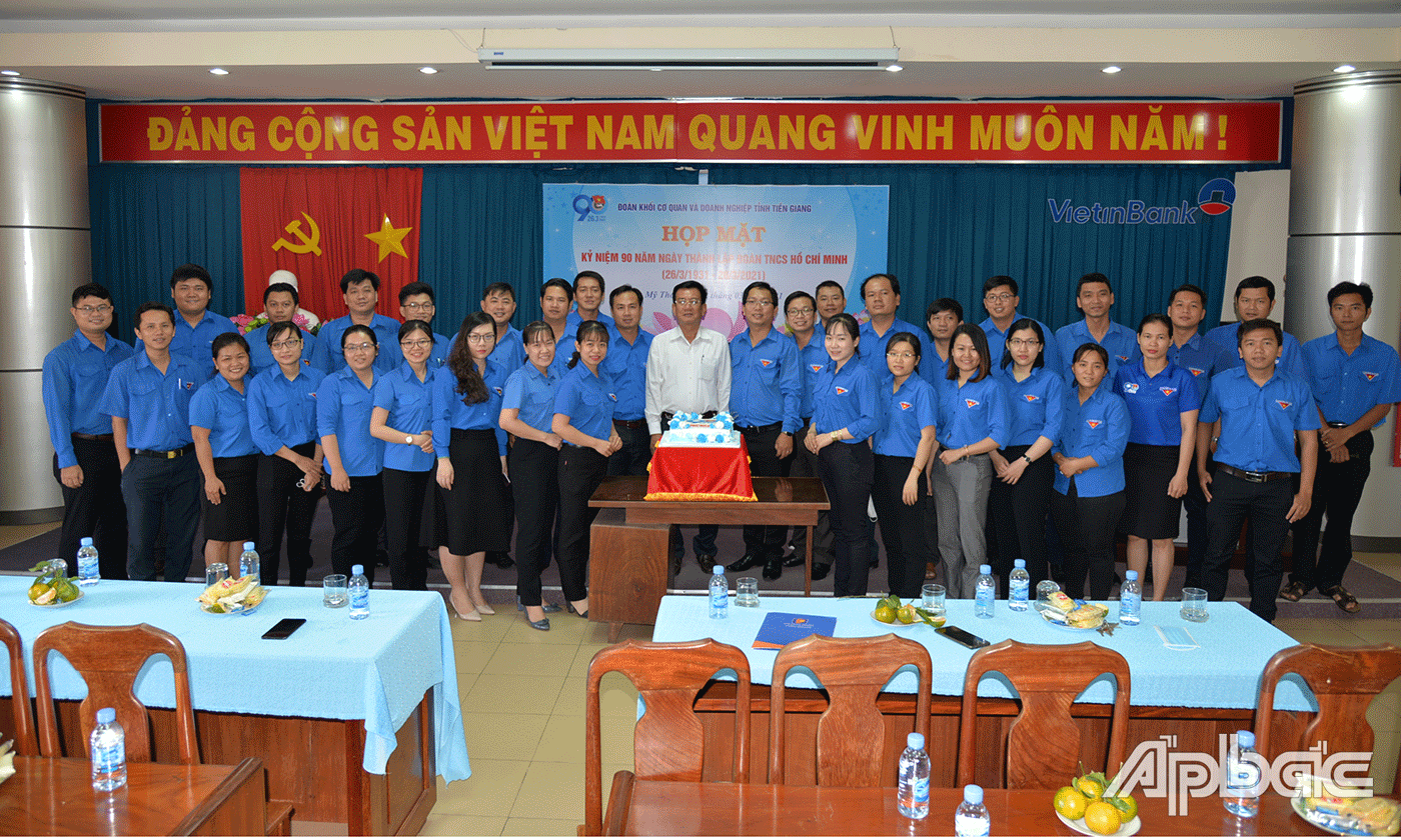 Họp mặt kỷ niệm 90 năm Ngày thành lập đoàn TNCS Hồ Chí Minh.
