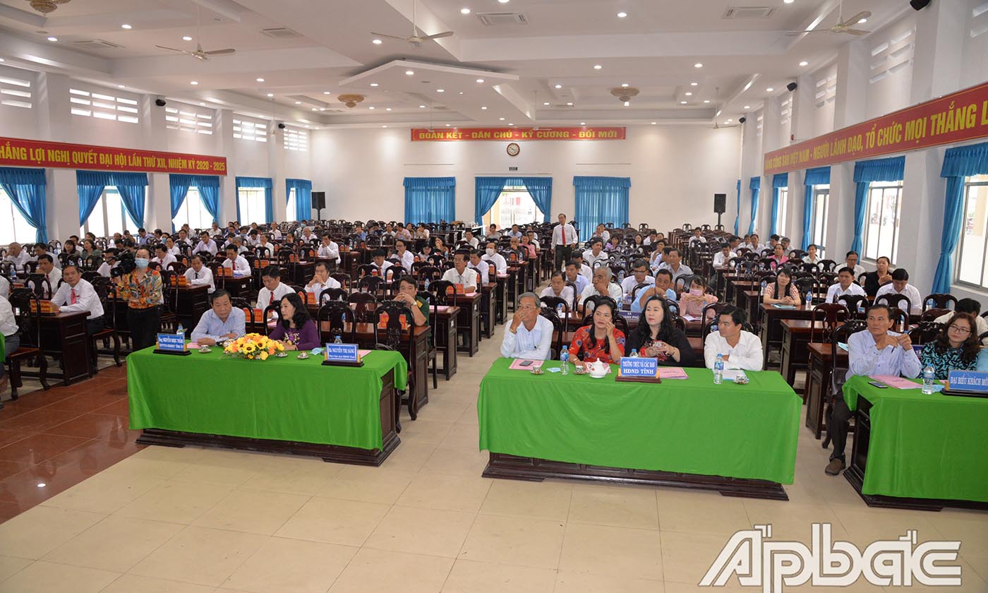 Quang cảnh kỳ họp tổng kết nhiệm kỳ