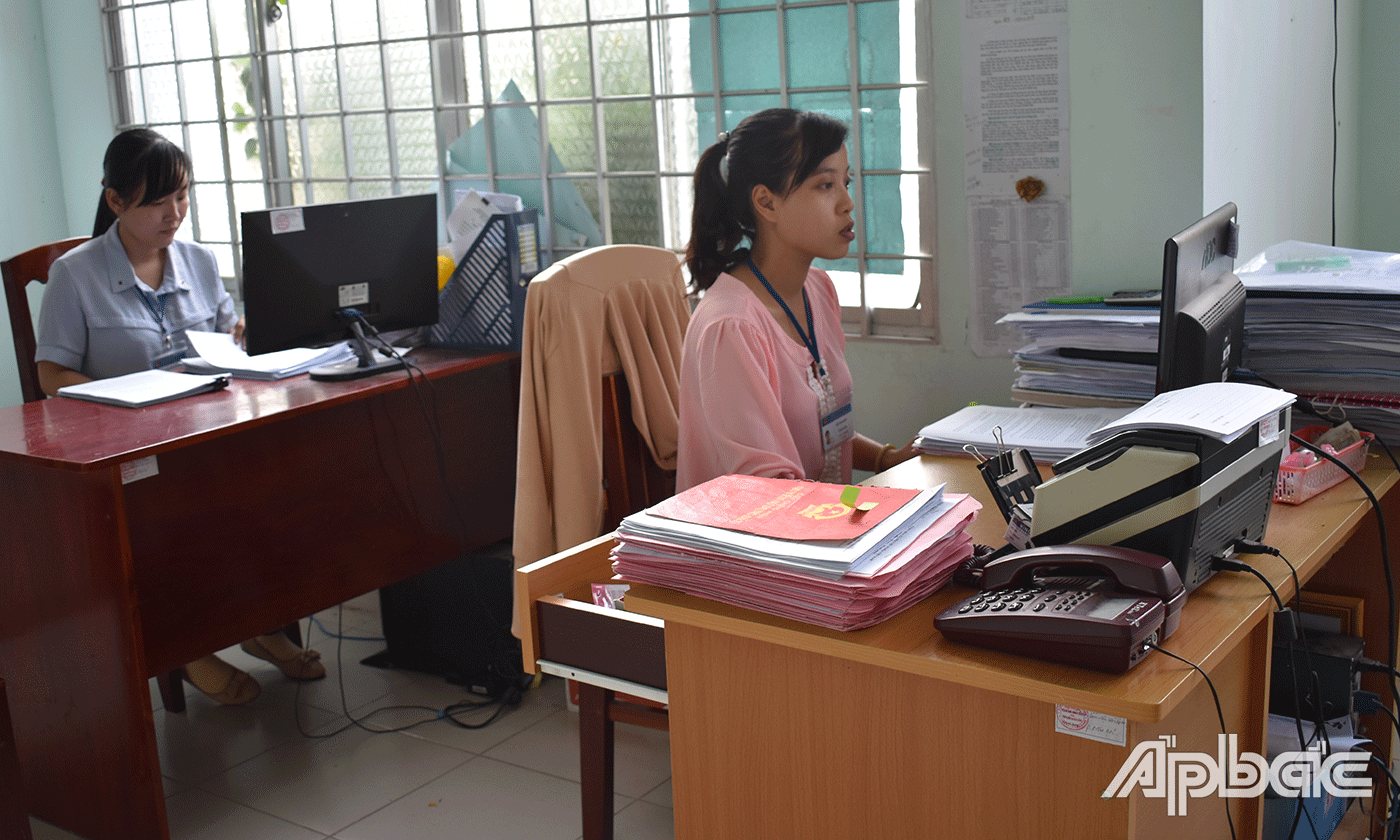 Các địa phương đẩy mạnh ứng dụng CNTT trong CCHC.