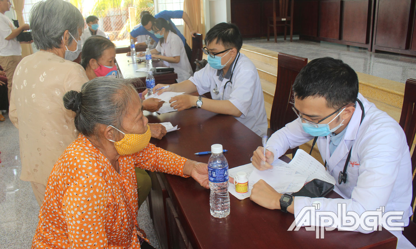 Khâu khám bệnh và tư vấn sức khỏe.