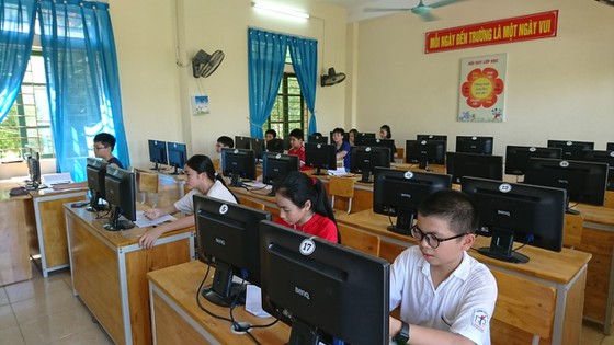 Ngày 11-4, 12.000 học sinh toàn quốc từ 50 tỉnh thành bước vào vòng chung kết cuộc thi giải Toán và Vật lý qua Internet 