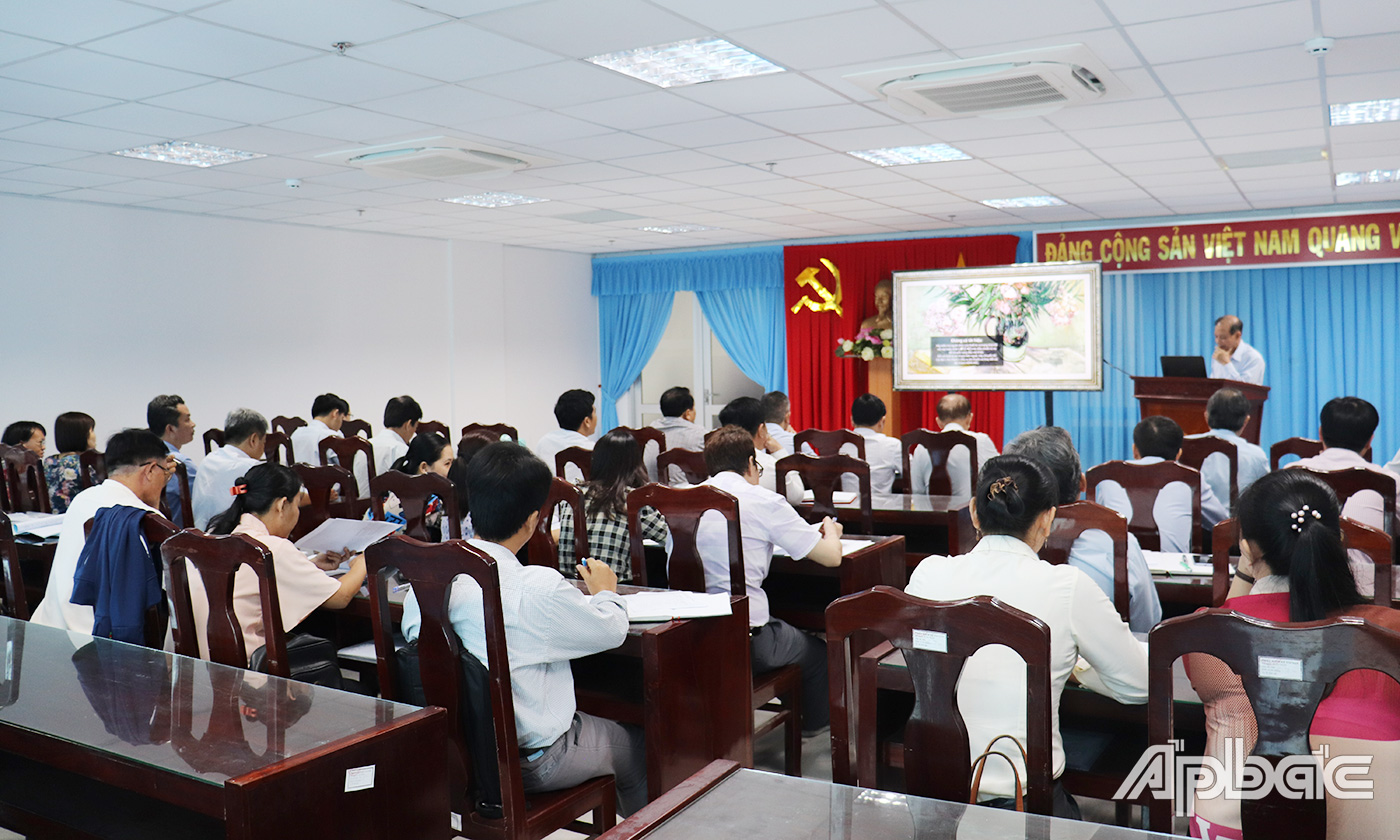 Quang cảnh hội nghị.