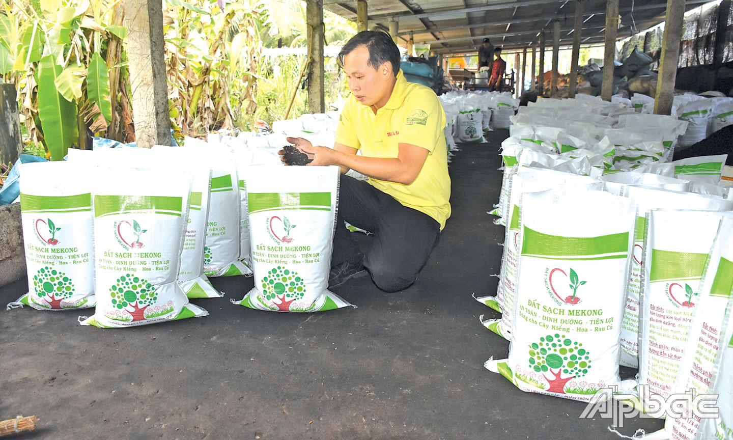  Anh Nguyễn Công Vinh tại trang trại của công ty.