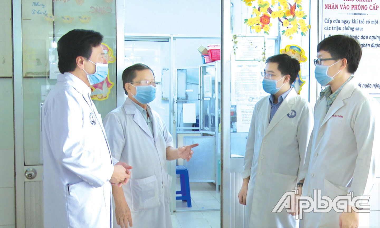 Với những ca phức tạp, được các bác sĩ đầu ngành của tỉnh hội chẩn, đưa ra biện pháp chữa trị kịp thời, hiệu quả.