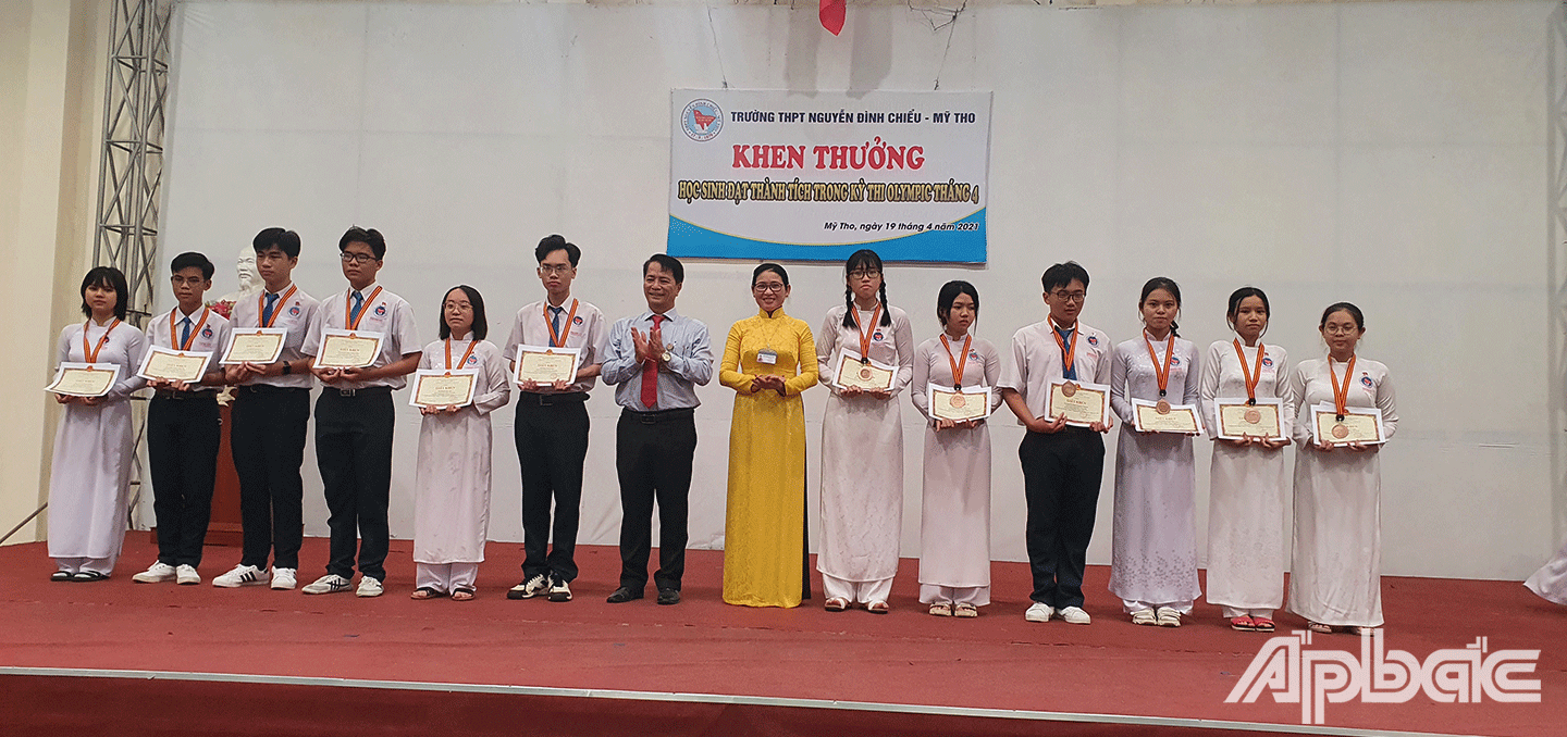 Kỳ thi Olympic tháng 4 năm 2021, Trường THPT Nguyễn Đình Chiểu hạng Nhất toàn đoàn.