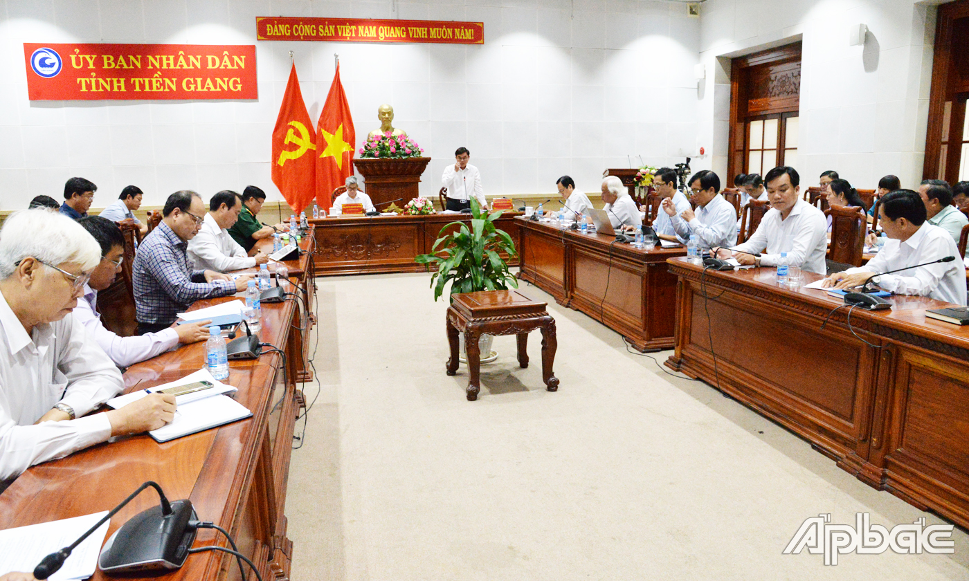 Quang cảnh buổi họp