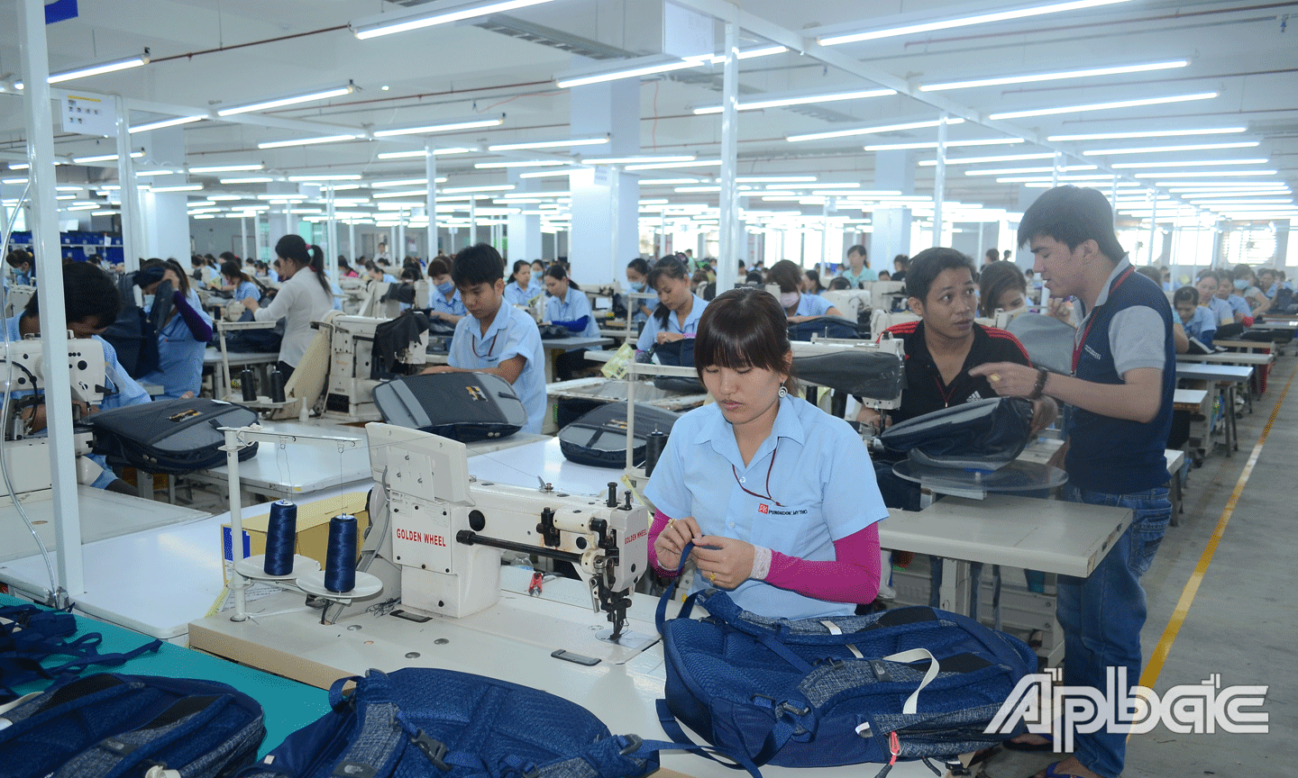 May mặc luôn chiếm tỷ trọng cao trong kim ngạch xuất khẩu.