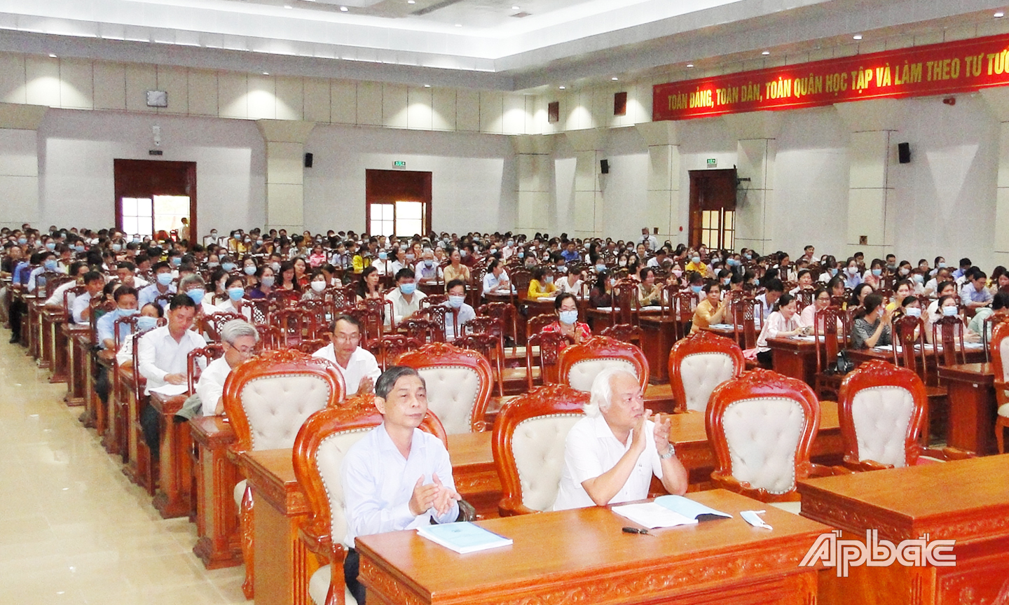 Quang cảnh lớp tập huấn