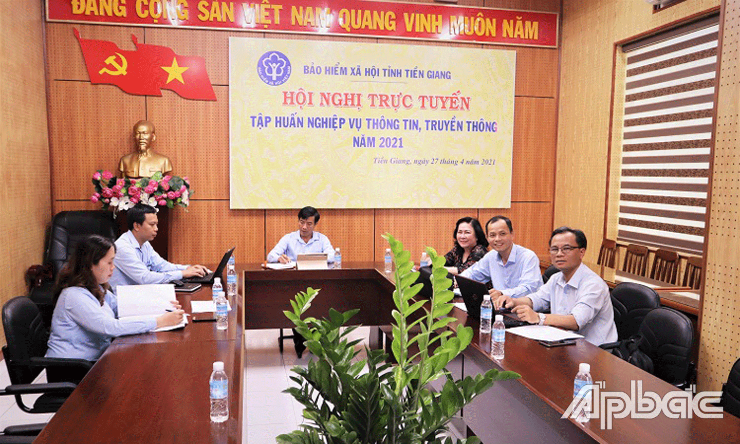 Thực hiện ý kiến chỉ đạo của Tổng Giám đốc BHXH Việt Nam về việc chuyển công tác truyền thông từ chiều rộng sang chiều sâu. 
