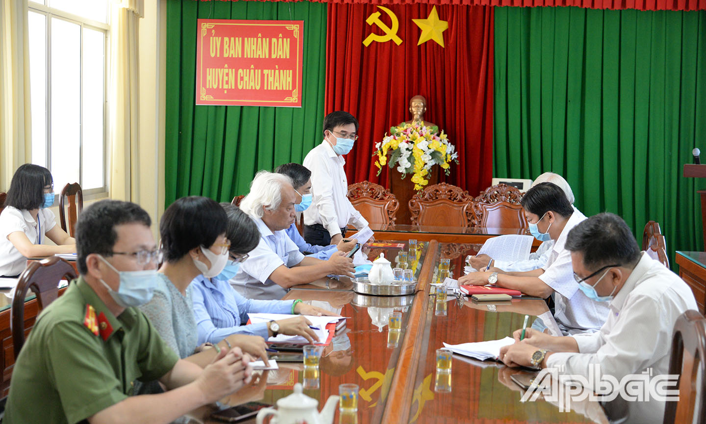 Đoàn đến làm việc với UBND huyện Châu Thành.