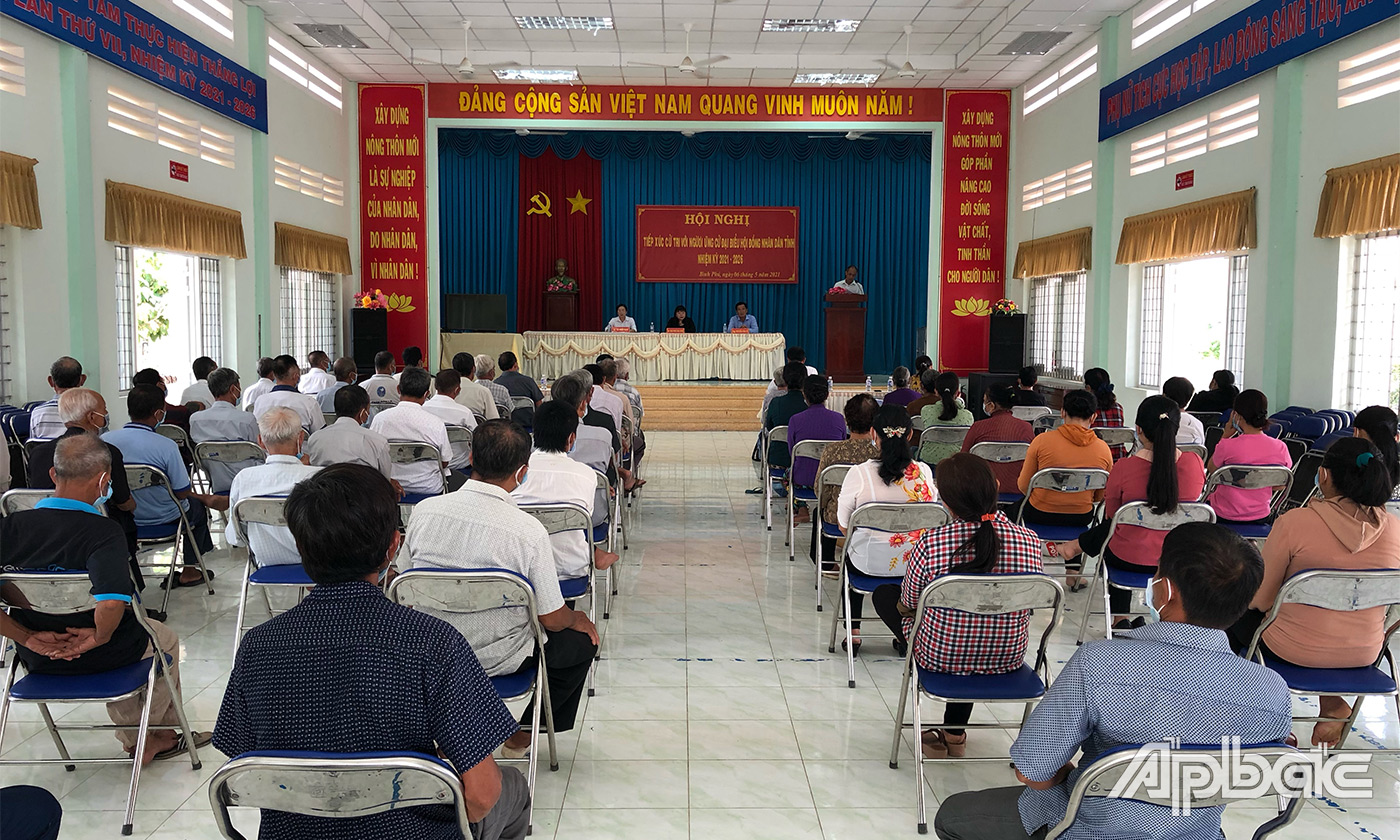 Quang cảnh buổi tiếp xúc