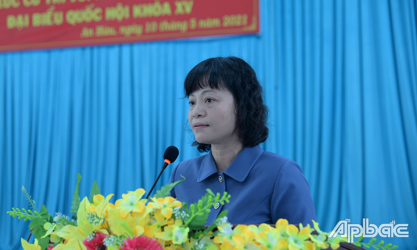 ƯCV Nguyễn Thanh Cầm trình bày chương trình hành động trước cử tri.