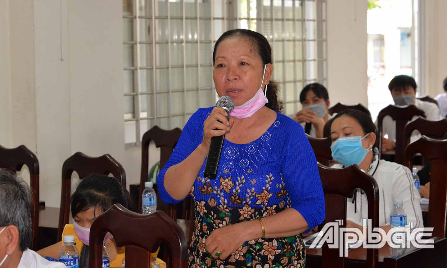 Cử tri xã Thân Cửu Nghĩa phát biểu ý kiến.