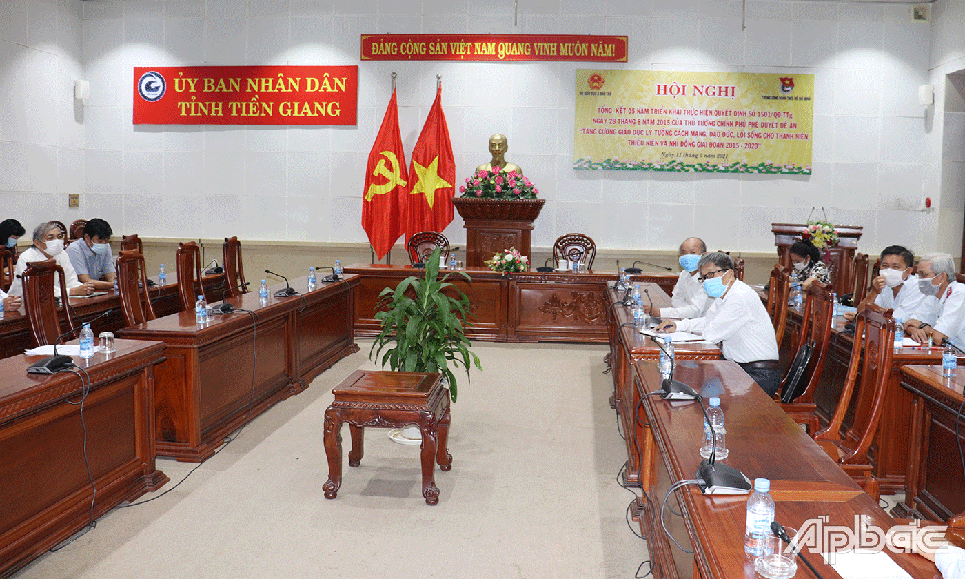 Quang cảnh hội nghị tại điểm cầu Tiền Giang.