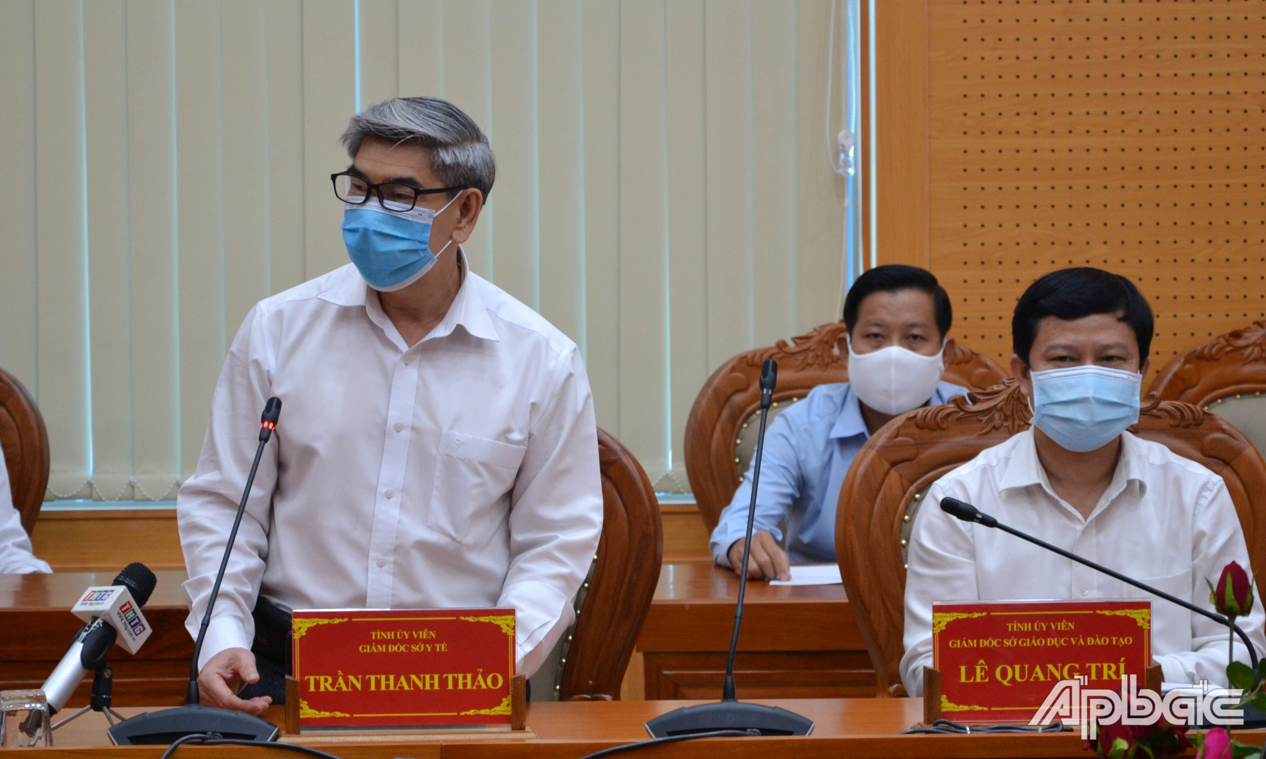 Giám đốc Sở Y tế Trần Thanh Thảo phát biểu tại phiên họp.