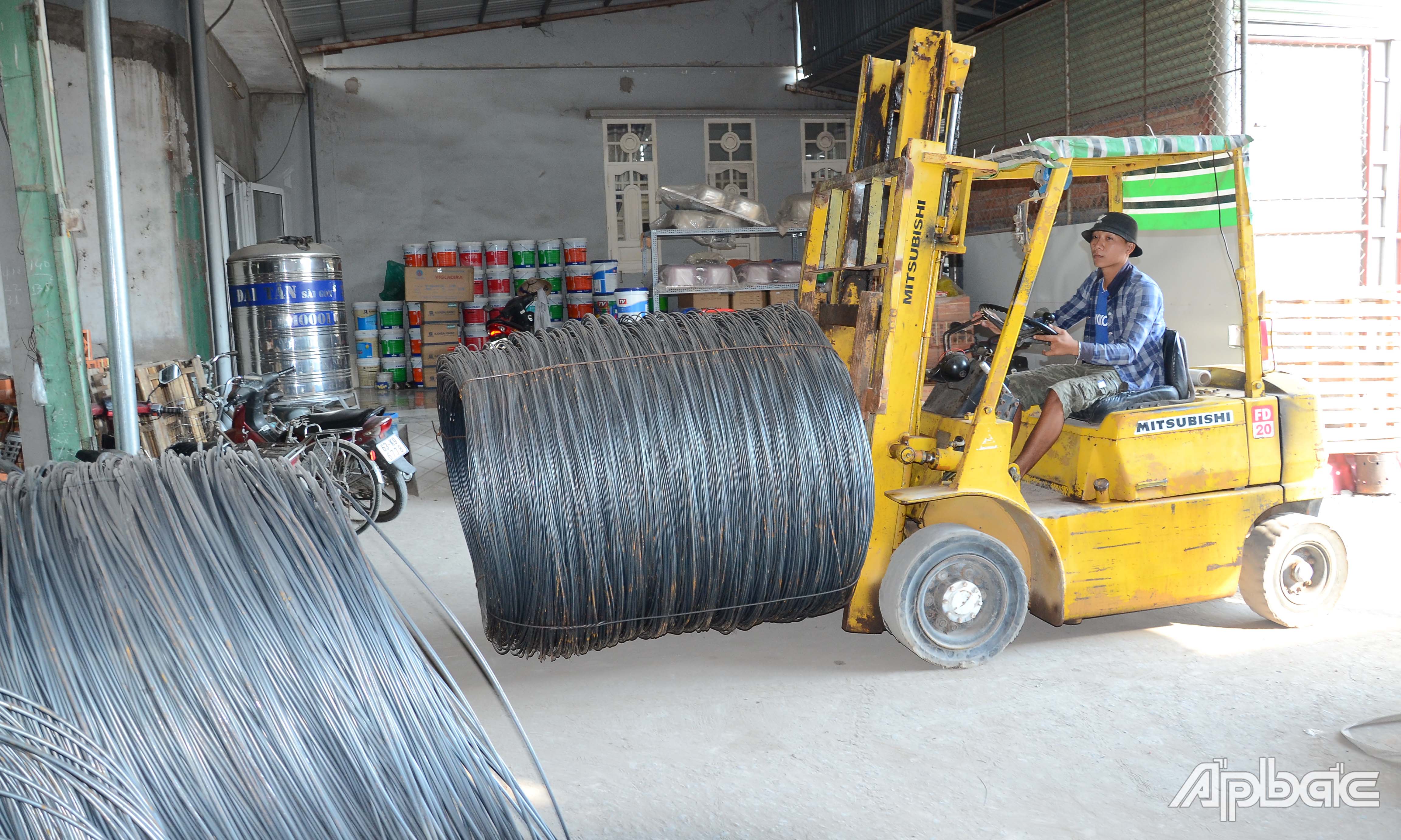 Giá thép tăng khiến chi xây dựng tăng cao.