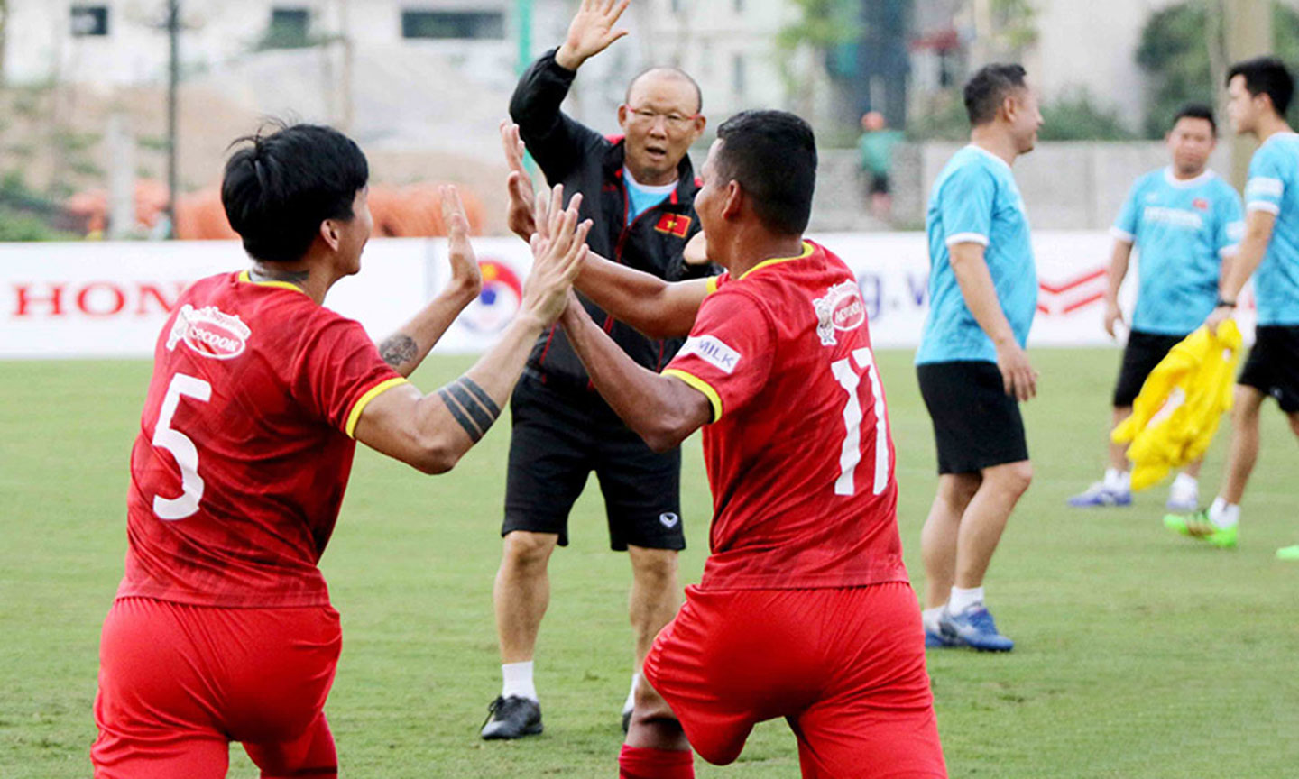 Lựa chọn nhân sự  là bài toán không dễ  dành cho  HLV Park Hang-seo  trước khi hành quân  sang UAE.                                                                         Ảnh: Vietnamnet.vn